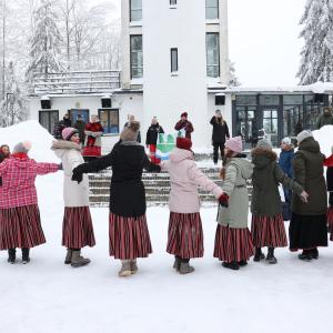 Võrumaad väisas kultuuririkkuse aasta esimesel päeval kultuuribuss (Eesti Rahvakultuuri Keskus)